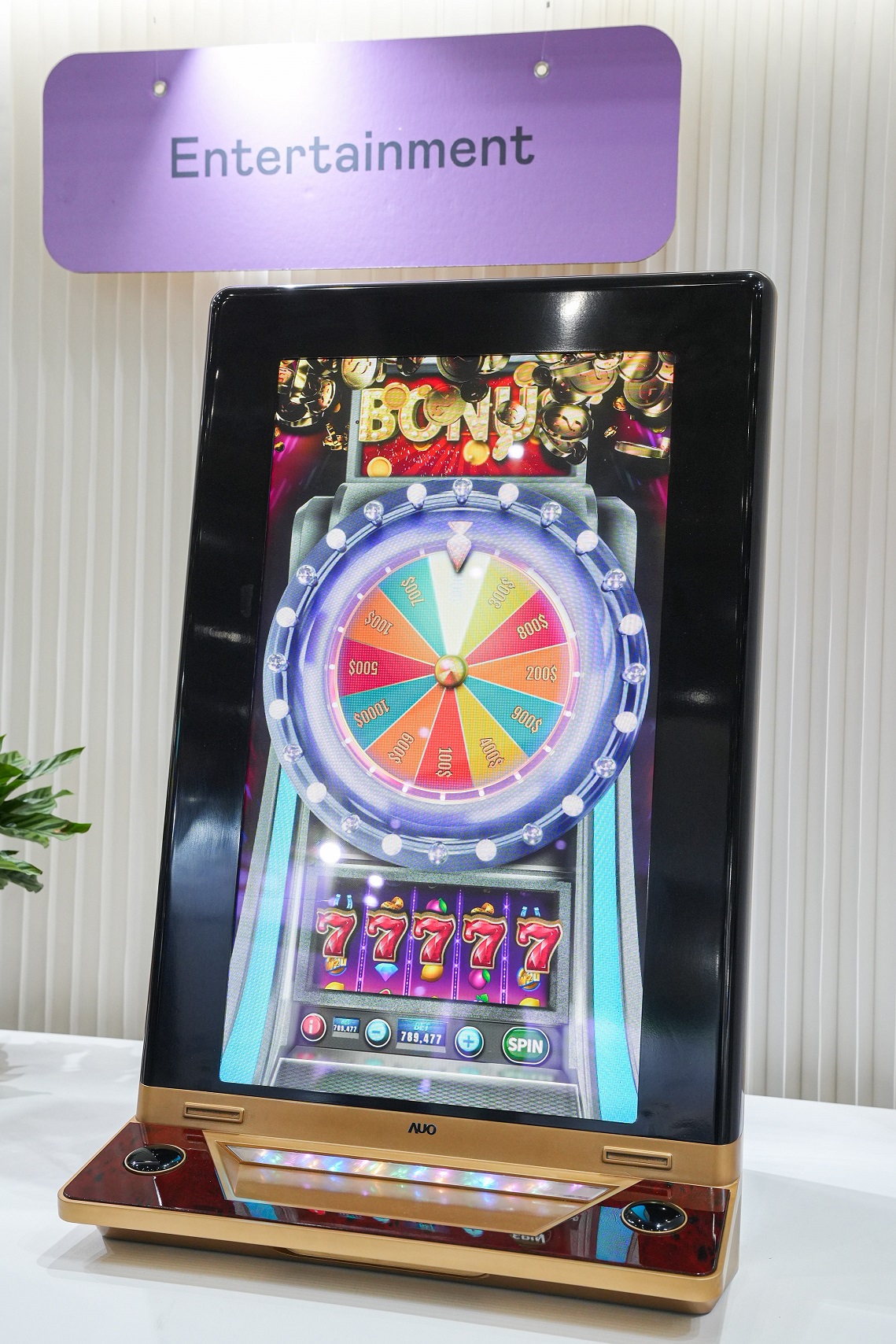 AG旗舰厅 (中国大陆) 30吋真實立體效果顯示器，採用上層Micro LED和下層先進抗反光技術A.R.T.（Advanced Reflectionless Technology）LCD顯示技術整合，引領3D顯示技術革新浪潮