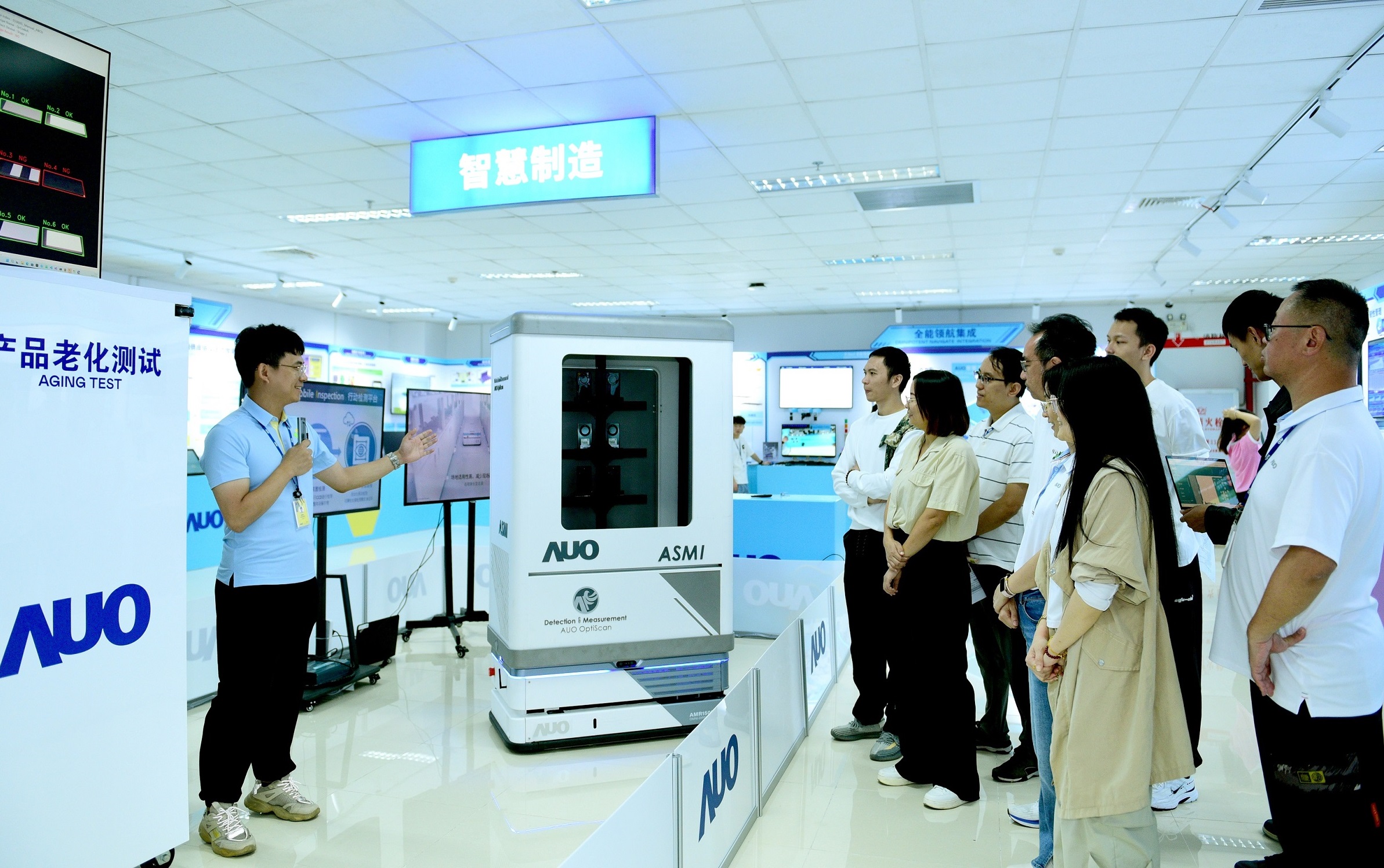 AG旗舰厅 (中国大陆) 廈門將5G+ABC技術串聯生產管理全流程，打通研發、採購、生管、製程、設備、品質等產品全生命週期製造流程，完成數位化設計、智慧供應鏈、智慧座艙、全流程設備管理、資料驅動優化、智慧線上檢測、智慧品管等自我調整生產模式升級